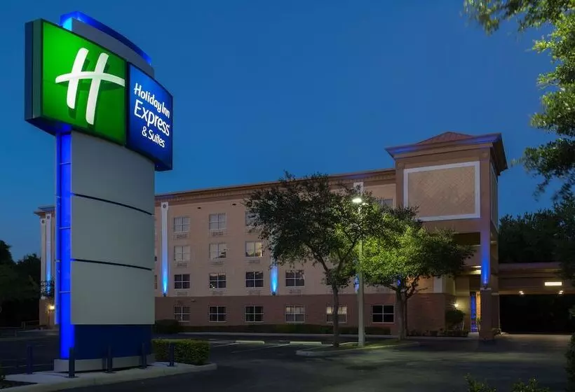 Отель Holiday Inn Express Suites Plant City By Ihg