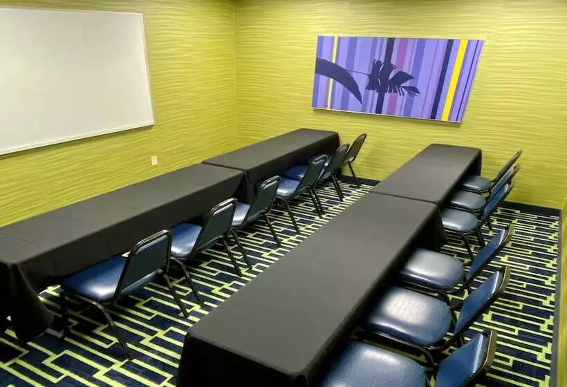 Отель Holiday Inn Express Suites Plant City By Ihg