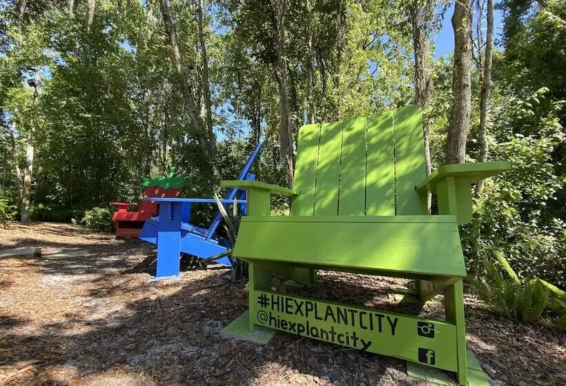 Отель Holiday Inn Express Suites Plant City By Ihg