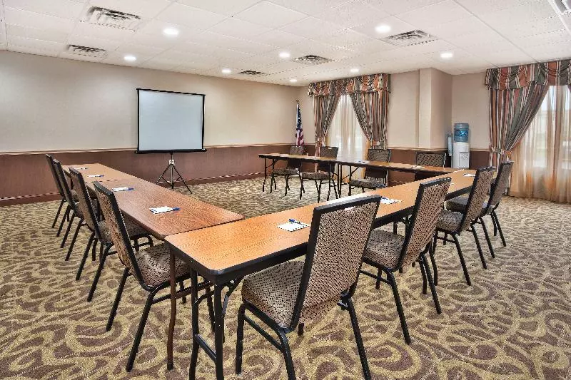Holiday Inn Express Hotel And Suites Harrington   Dover Area, An Ihg