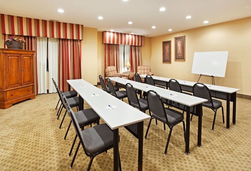 בית מלון כפרי Holiday Inn Express And Suites Pikeville, An Ihg