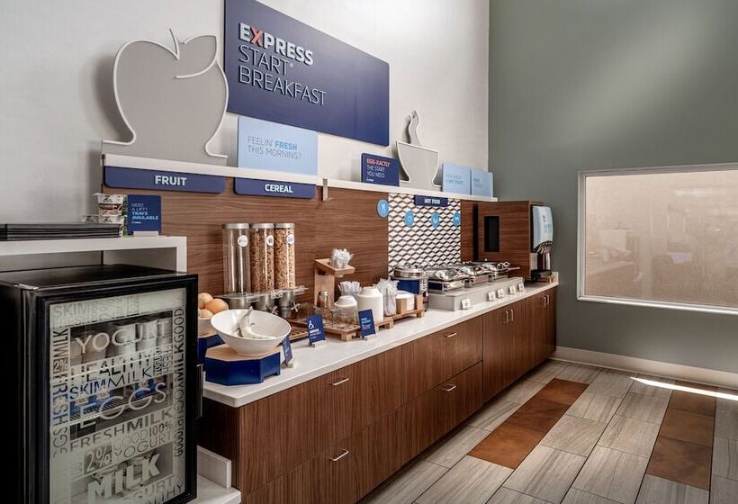 בית מלון כפרי Holiday Inn Express And Suites Pikeville, An Ihg