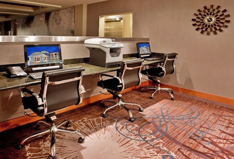 Holiday Inn Express Hotel And Suites Saint Robert, An Ihg