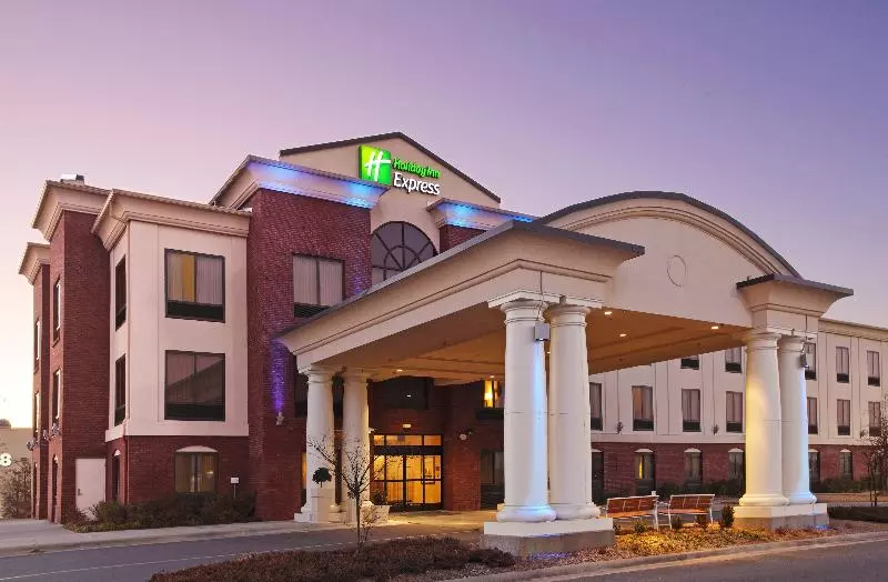 ホテル Holiday Inn Express & Suites Pine Bluff/pines Mall, An Ihg
