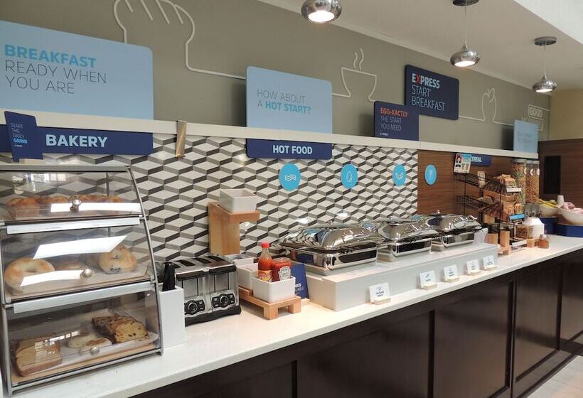 Отель Holiday Inn Express Trussville, An Ihg