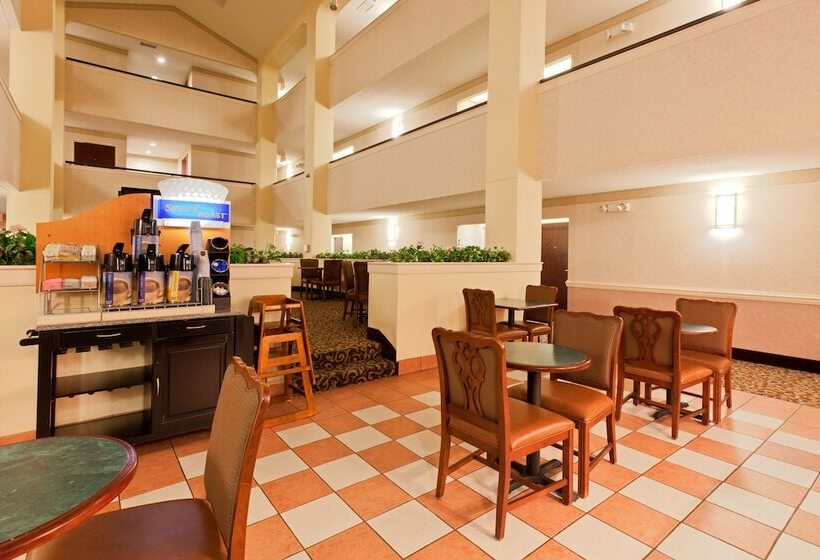 Отель Holiday Inn Express Trussville, An Ihg