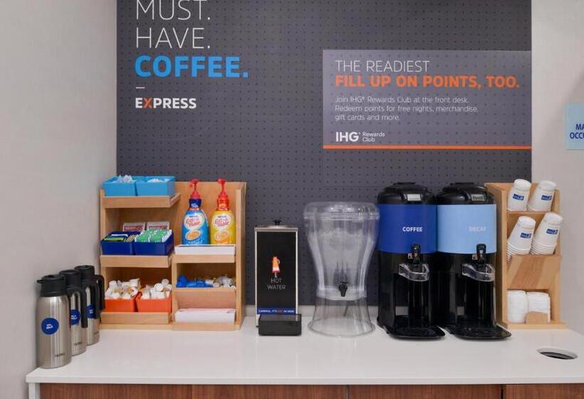 فندق Holiday Inn Express Wixom, An Ihg