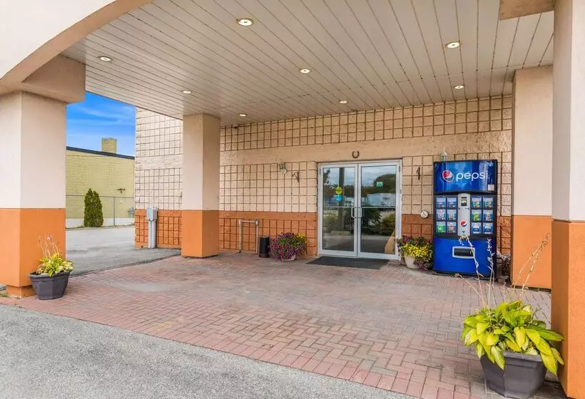 Отель Knights Inn Orillia