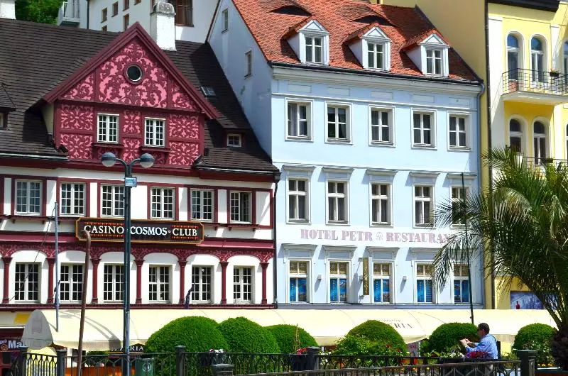 فندق Petr