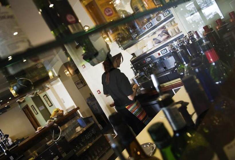 호텔 The White Rock