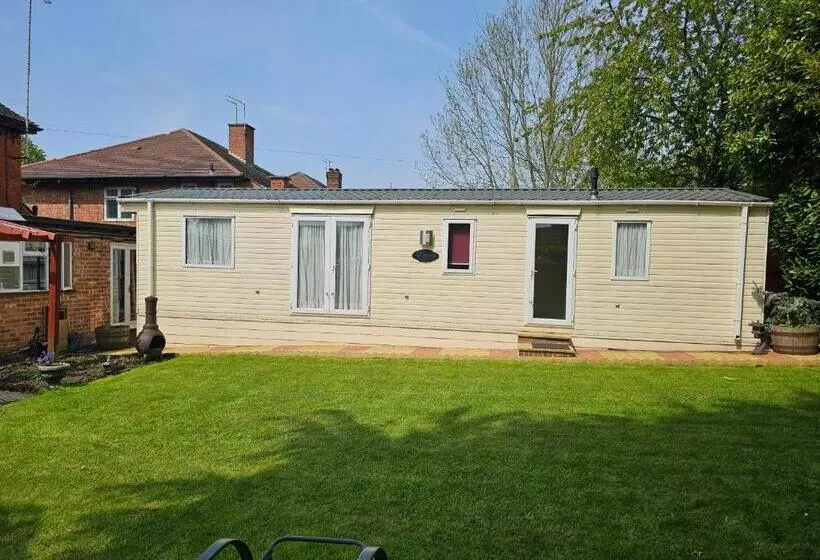 בית מלון כפרי Tudor Lodge