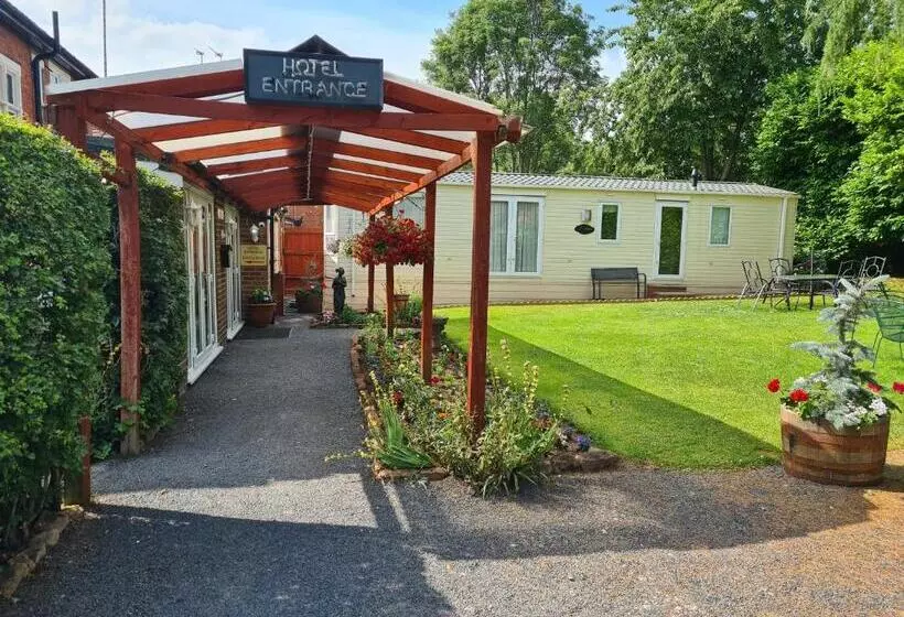 בית מלון כפרי Tudor Lodge