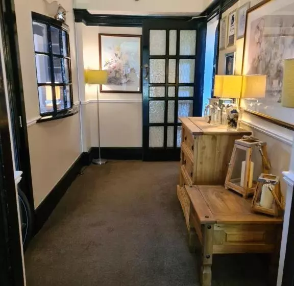 בית מלון כפרי Tudor Lodge