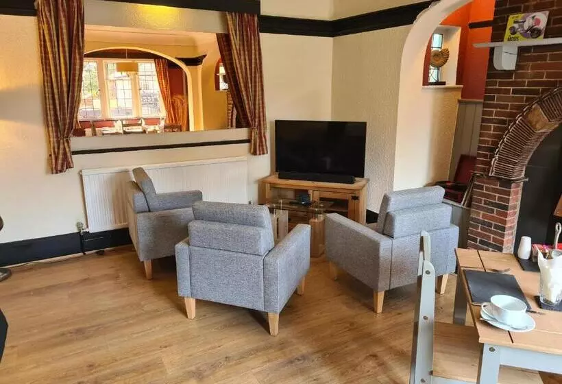 בית מלון כפרי Tudor Lodge