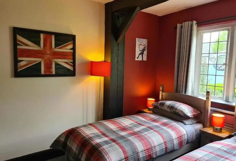 בית מלון כפרי Tudor Lodge