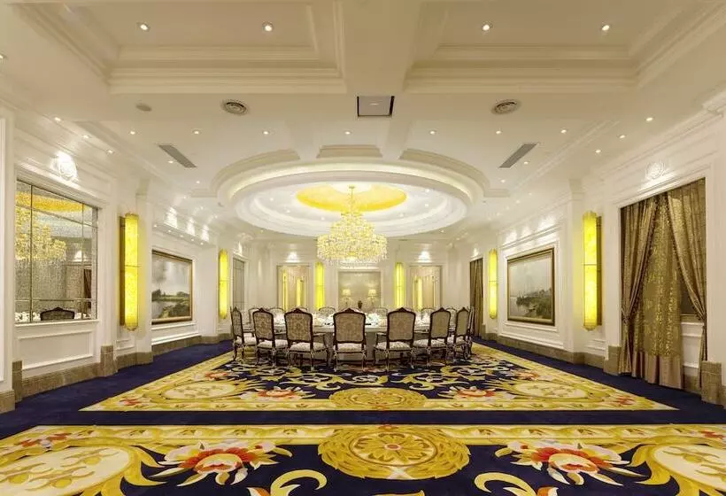 호텔 Ramada Plaza Wuhan Optics Valley