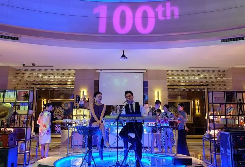 호텔 Ramada Plaza Wuhan Optics Valley