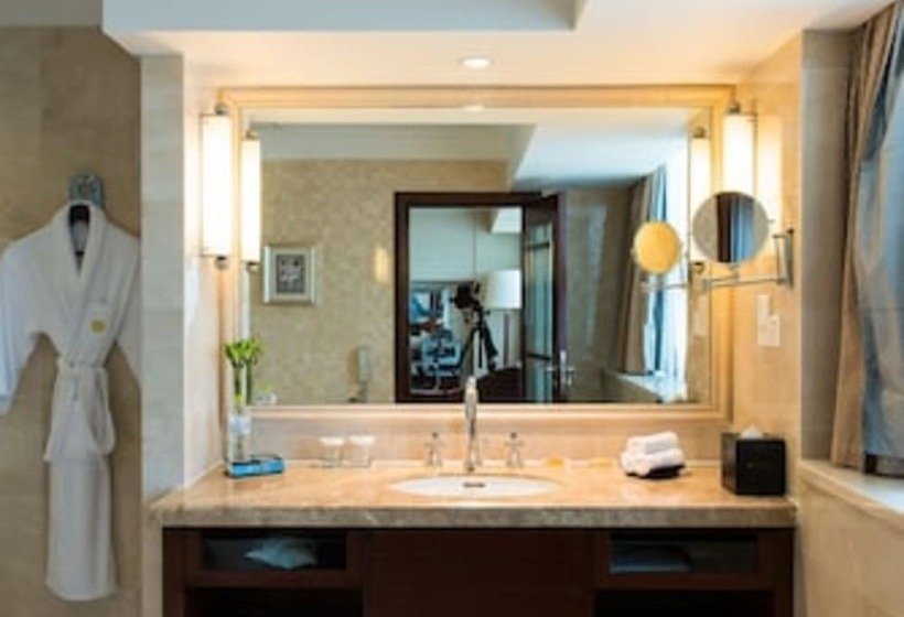 호텔 Ramada Plaza Wuhan Optics Valley