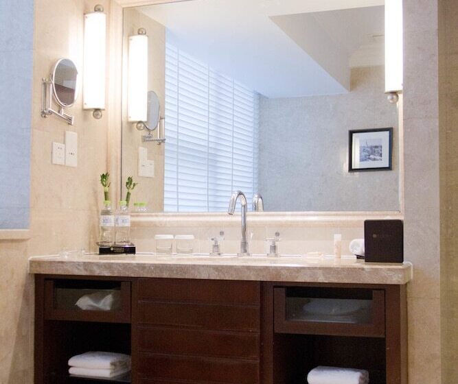 호텔 Ramada Plaza Wuhan Optics Valley