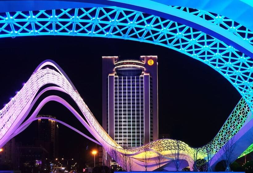호텔 Ramada Plaza Wuhan Optics Valley