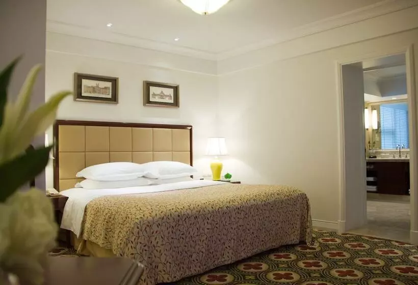 호텔 Ramada Plaza Wuhan Optics Valley