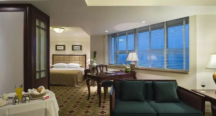 호텔 Ramada Plaza Wuhan Optics Valley