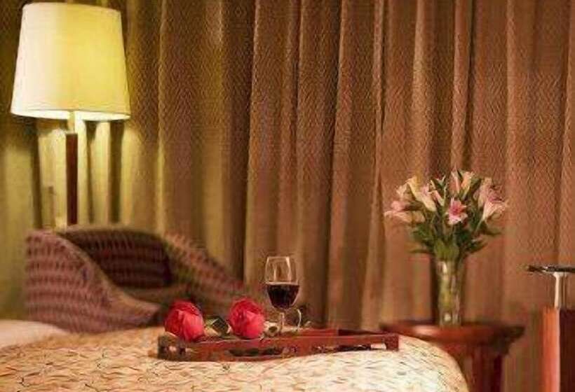 호텔 Ramada Plaza Wuhan Optics Valley