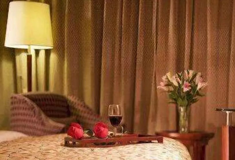 호텔 Ramada Plaza Wuhan Optics Valley