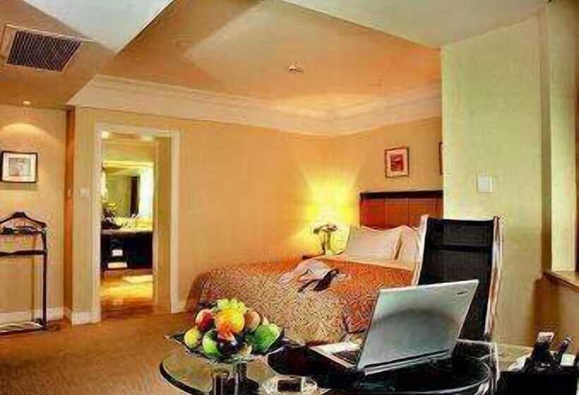 호텔 Ramada Plaza Wuhan Optics Valley