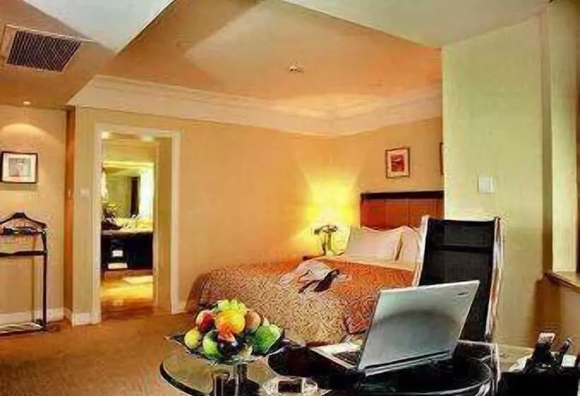 호텔 Ramada Plaza Wuhan Optics Valley