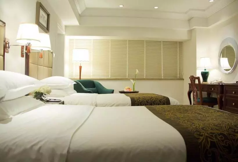 호텔 Ramada Plaza Wuhan Optics Valley