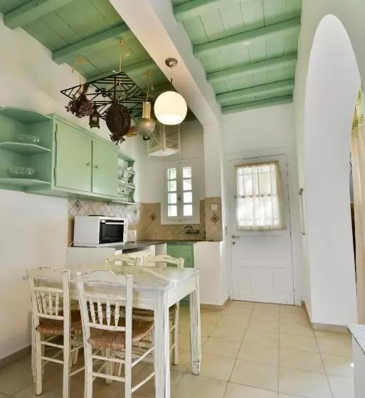 Resort Golden Beach Studios & Suites