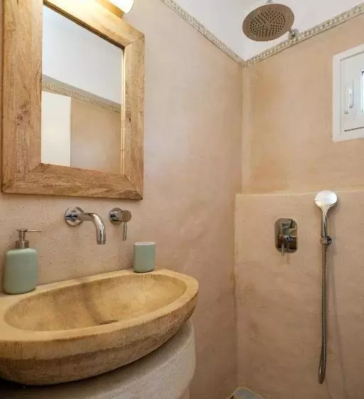 Resort Golden Beach Studios & Suites