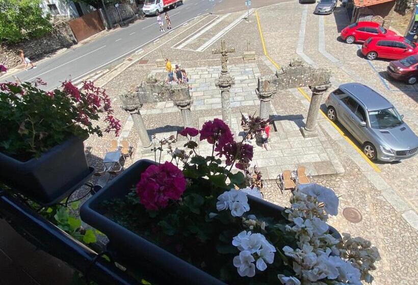 پانسیون Hostal La Alberca