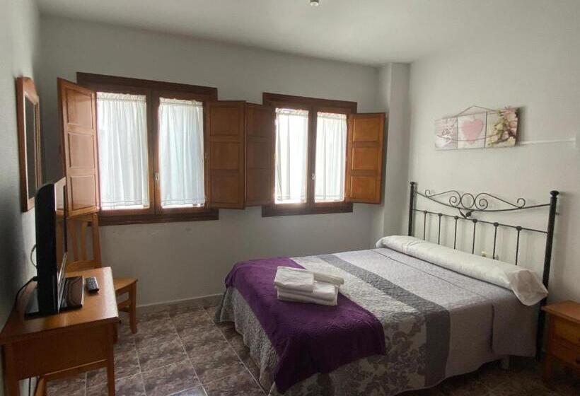 پانسیون Hostal La Alberca