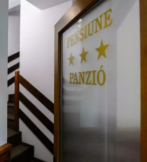 ペンション Juliu's Panzio Csikszereda