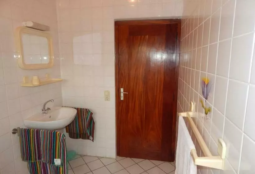 ペンション Mallika Guest House