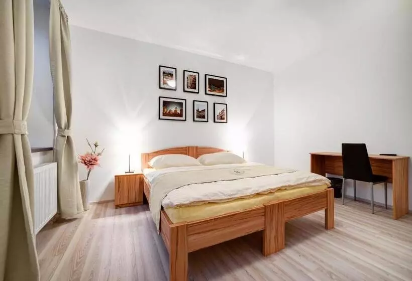 Majatalo Penzion Královská Cesta