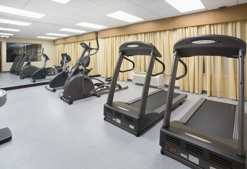 Holiday Inn Express Hotel & Suites Minot South, An Ihg