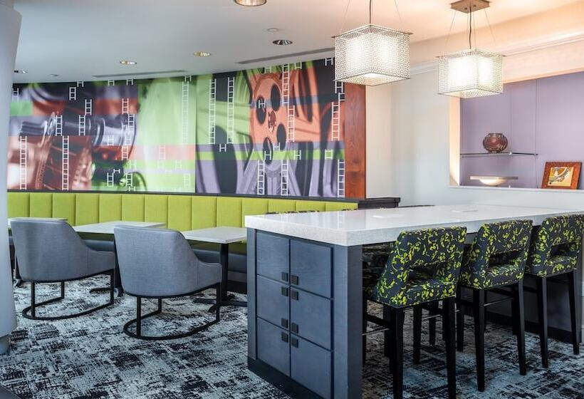 ホテル Indigo Jacksonville Deerwood Park, An Ihg