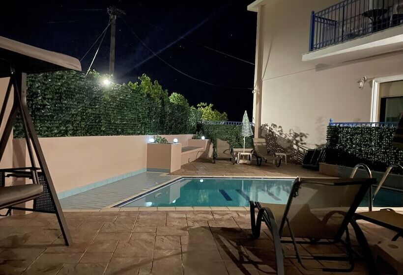 هتل Kourkoumelata