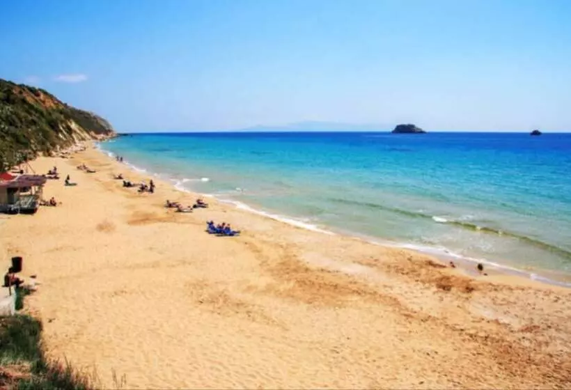 هتل Kourkoumelata