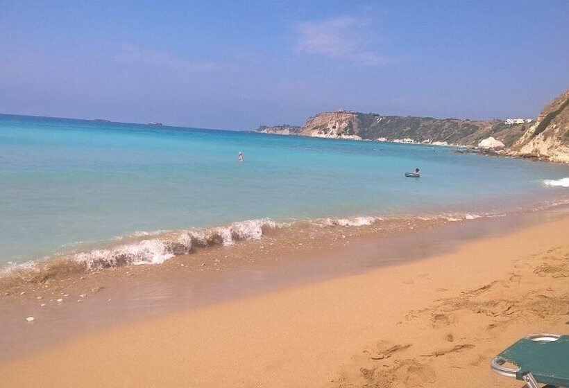 هتل Kourkoumelata