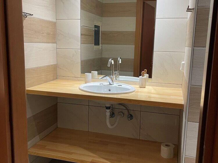 هتل Kourkoumelata