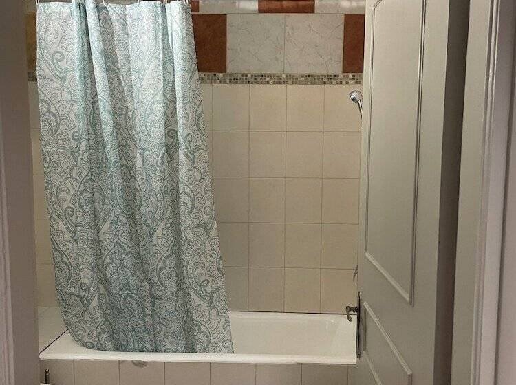 هتل Kourkoumelata