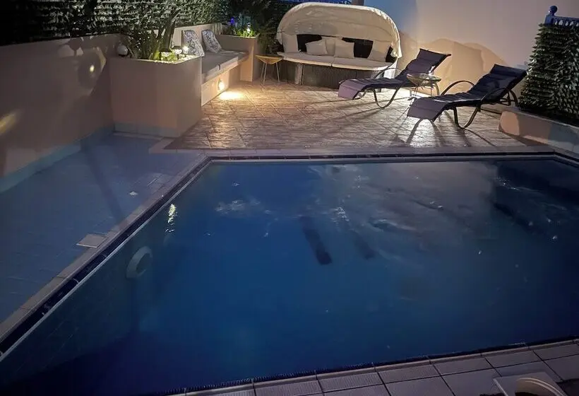 هتل Kourkoumelata