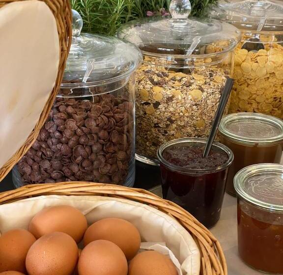 Отель Kyparissia Beach