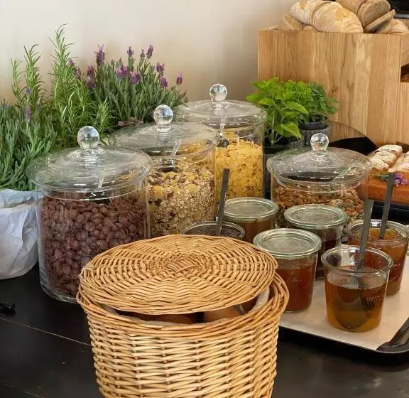 בית מלון כפרי Kyparissia Beach