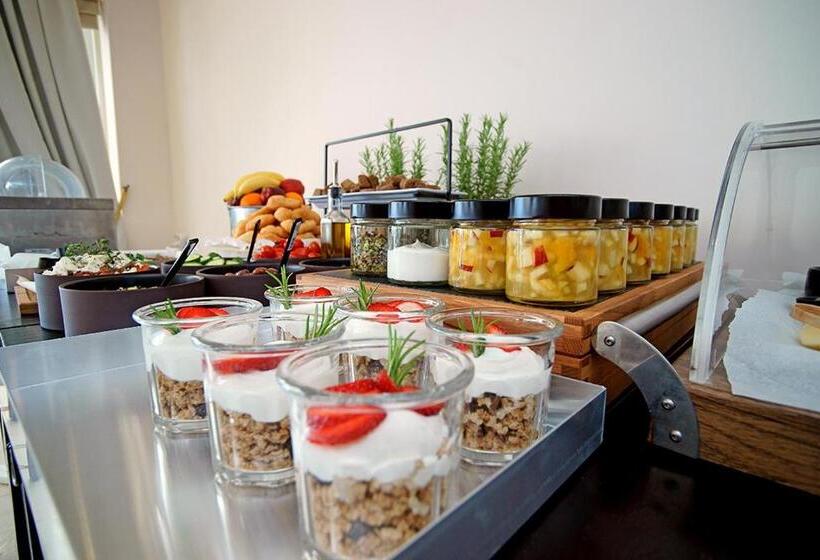 Отель Kyparissia Beach