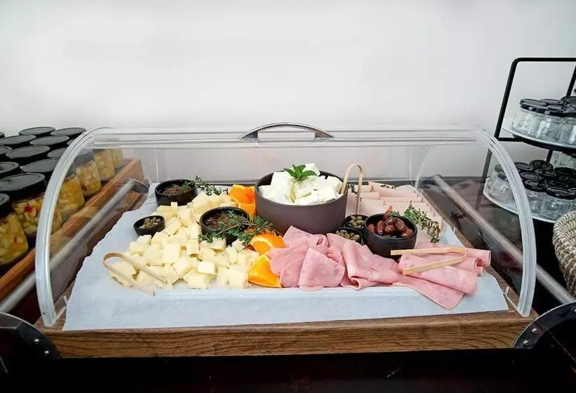 בית מלון כפרי Kyparissia Beach